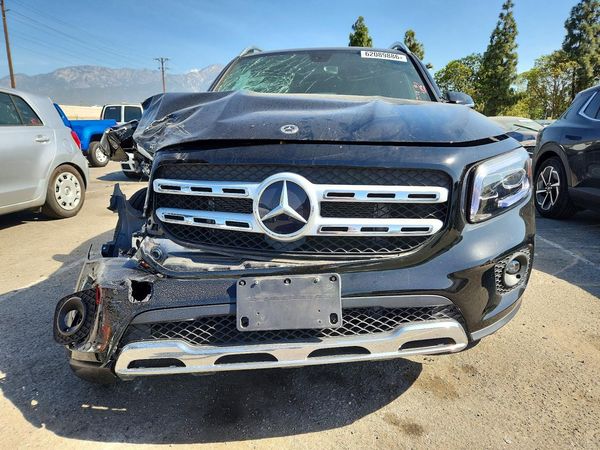 2023 MERCEDES-BENZ GLB GLB250