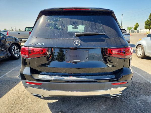 2023 MERCEDES-BENZ GLB GLB250