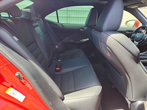 2017 LEXUS IS 200t