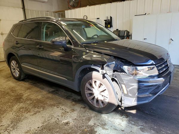 2018 VOLKSWAGEN TIGUAN SE, 4Motion SEL — Passenger 3/4