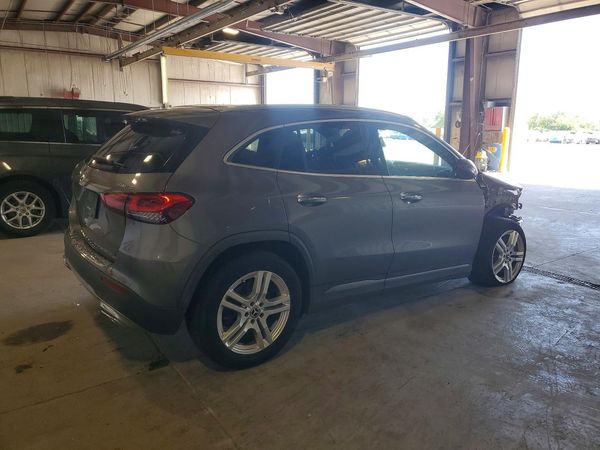 2021 MERCEDES-BENZ GLA