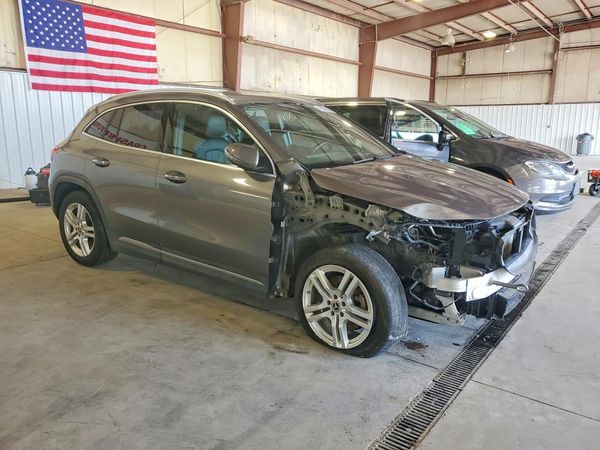 2021 MERCEDES-BENZ GLA