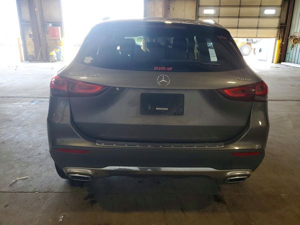 2021 MERCEDES-BENZ GLA