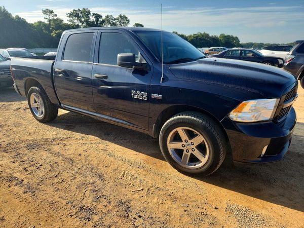 2015 RAM 1500 ST