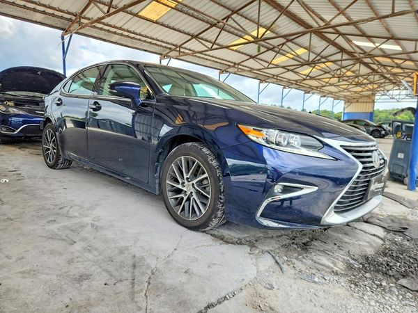 2017 LEXUS ES 350