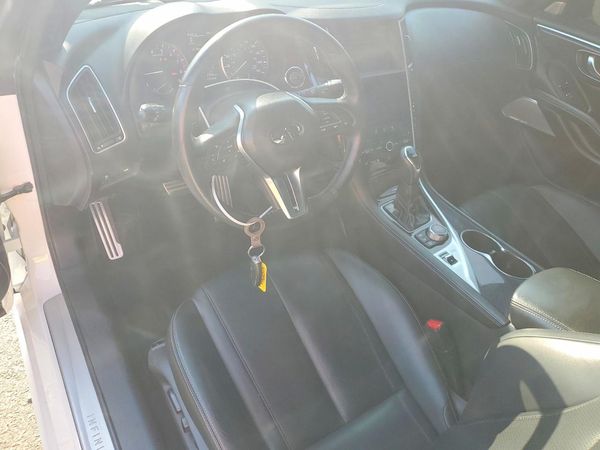 2017 INFINITI Q60