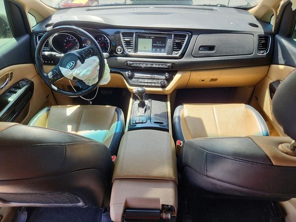 2015 KIA SEDONA
