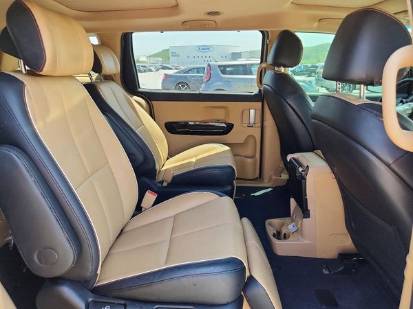 2015 KIA SEDONA