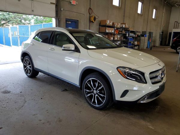 2016 MERCEDES-BENZ GLA
