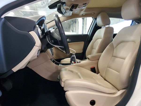 2016 MERCEDES-BENZ GLA