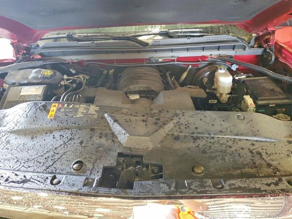 2019 CHEVROLET SILVERADO LT — Engine bay