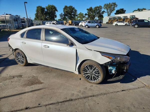 2024 KIA FORTE GT Line