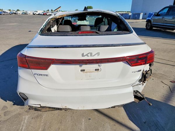 2024 KIA FORTE GT Line