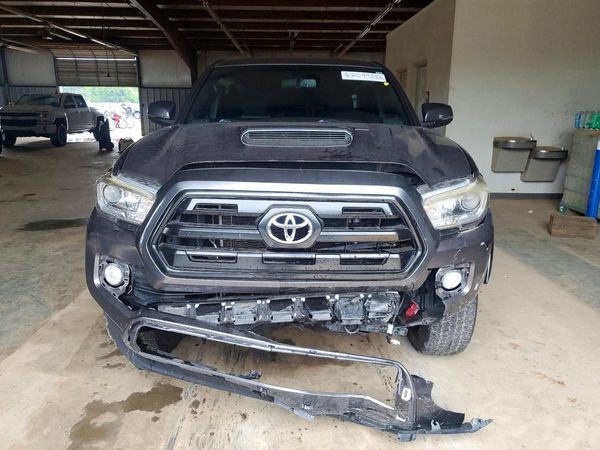 2017 TOYOTA TACOMA