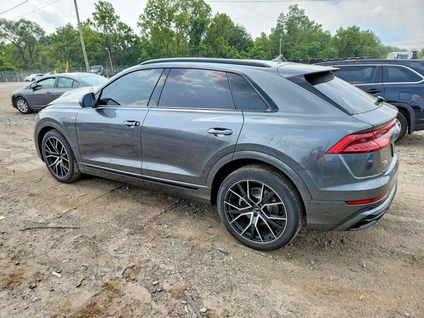 2020 AUDI Q8