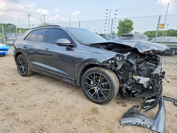 2020 AUDI Q8