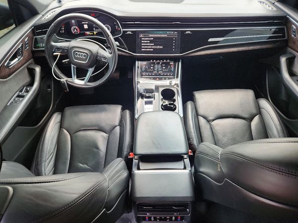 2020 AUDI Q8