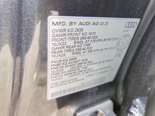 2020 AUDI Q8
