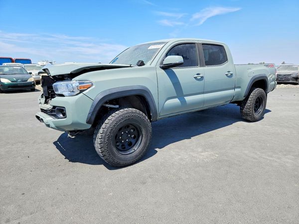 2022 TOYOTA TACOMA SR5