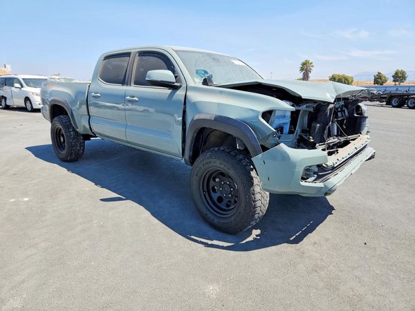 2022 TOYOTA TACOMA SR5