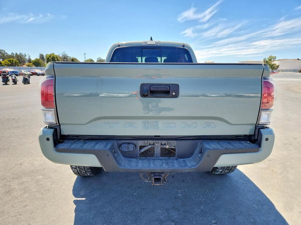 2022 TOYOTA TACOMA SR5