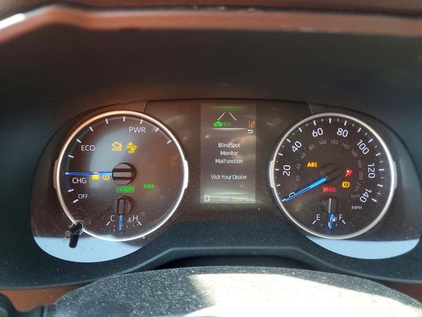 2022 TOYOTA RAV4 XLE