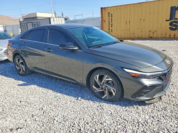2024 HYUNDAI ELANTRA