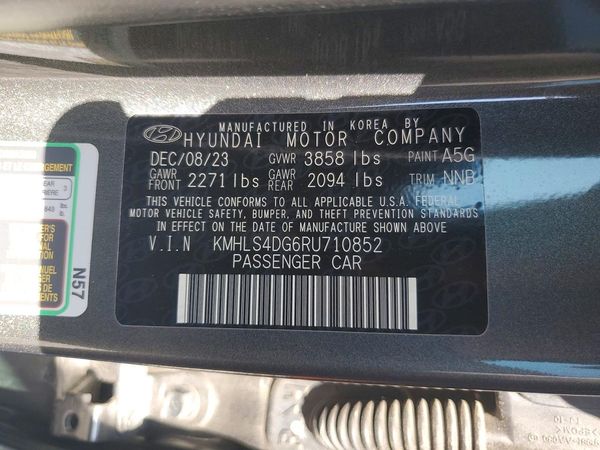 2024 HYUNDAI ELANTRA