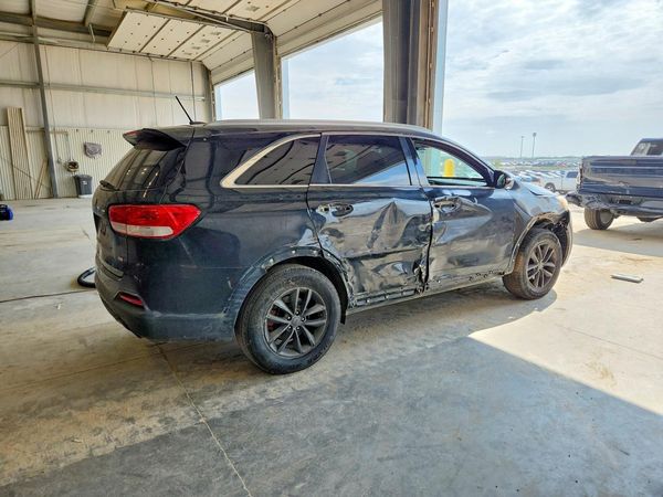 2017 KIA SORENTO L, LX