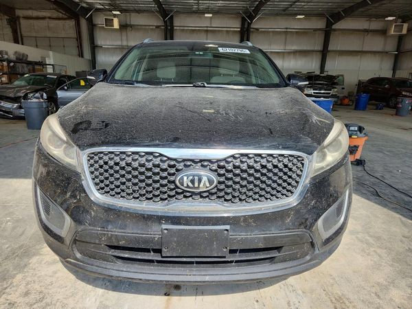 2017 KIA SORENTO L, LX