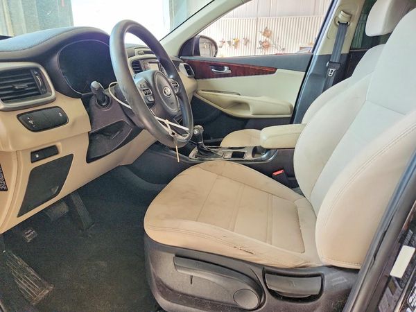 2017 KIA SORENTO L, LX