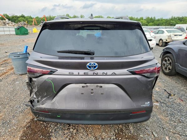 2023 TOYOTA SIENNA LE