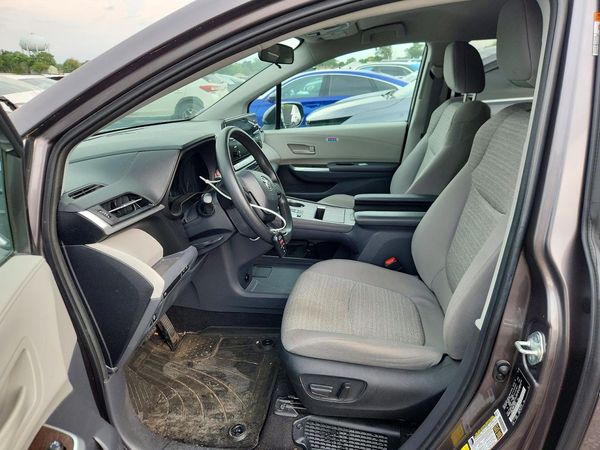 2023 TOYOTA SIENNA LE