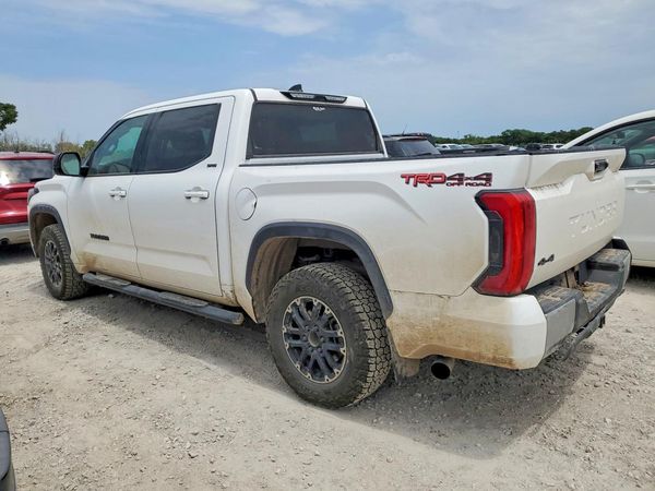 2023 TOYOTA TUNDRA SR5