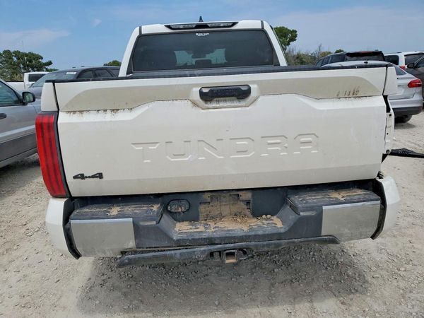 2023 TOYOTA TUNDRA SR5