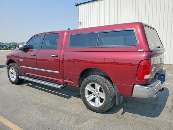 2016 RAM 1500 SLT