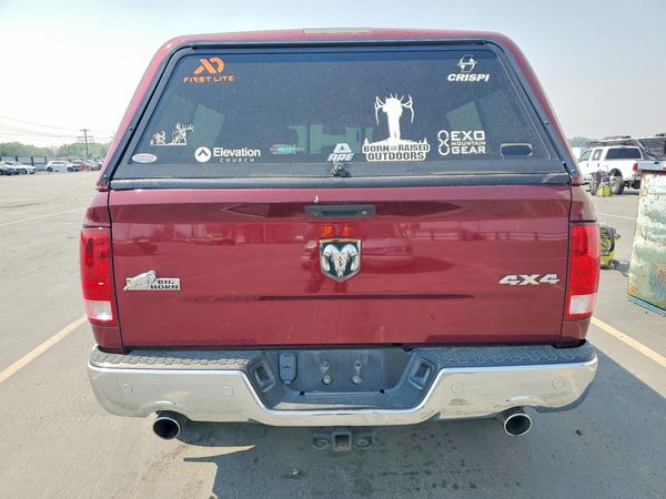 2016 RAM 1500 SLT