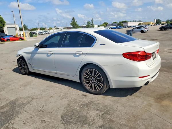 2019 BMW 530E