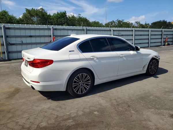 2019 BMW 530E