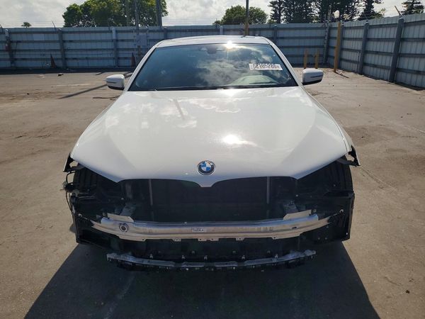 2019 BMW 530E
