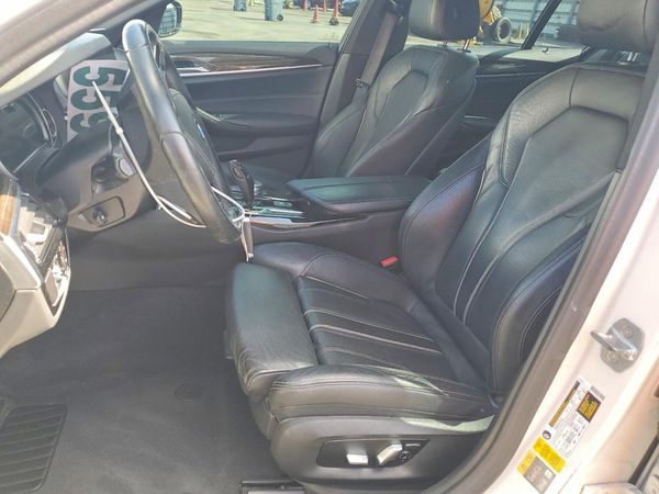 2019 BMW 530E