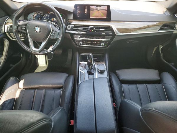 2019 BMW 530E