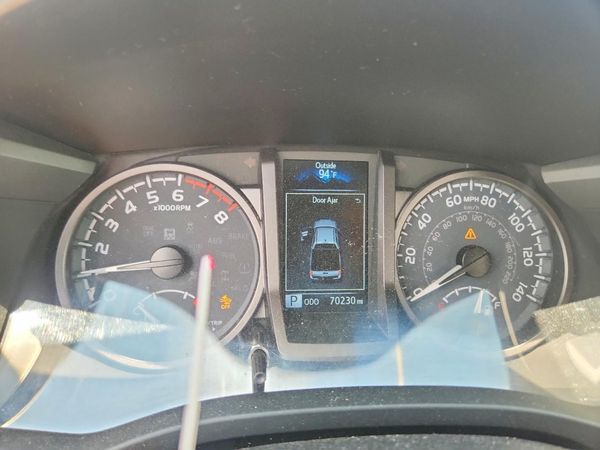2022 TOYOTA TACOMA SR5
