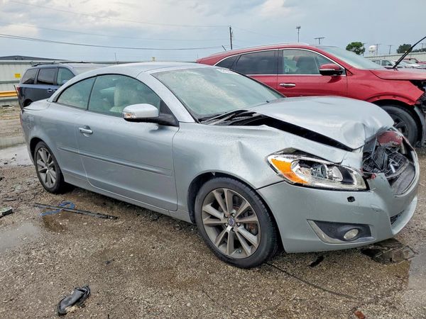 2013 VOLVO C70