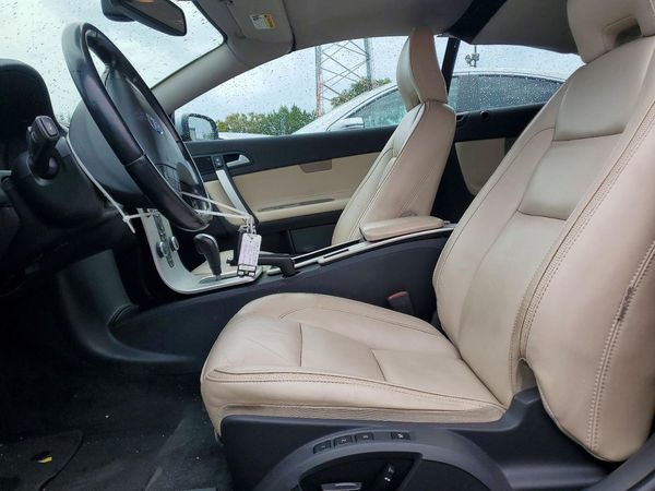 2013 VOLVO C70