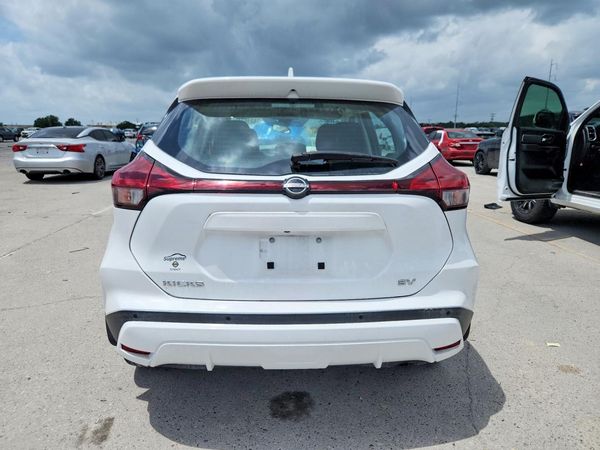 2022 NISSAN KICKS