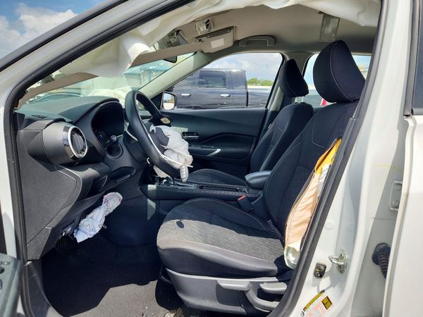 2022 NISSAN KICKS