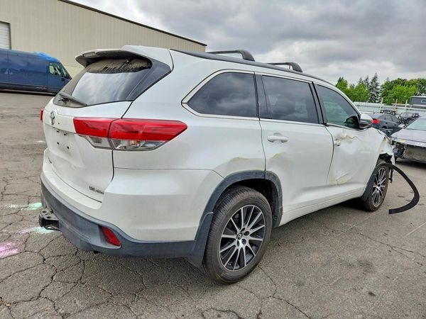 2018 TOYOTA HIGHLANDER SE/XLE