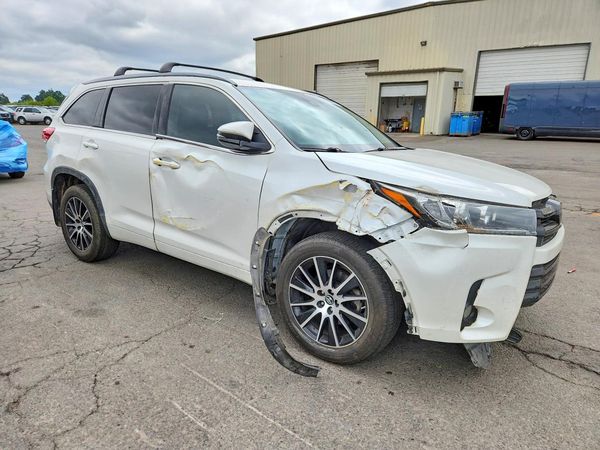 2018 TOYOTA HIGHLANDER SE/XLE