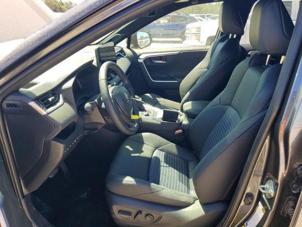 2025 TOYOTA RAV4 XSE
